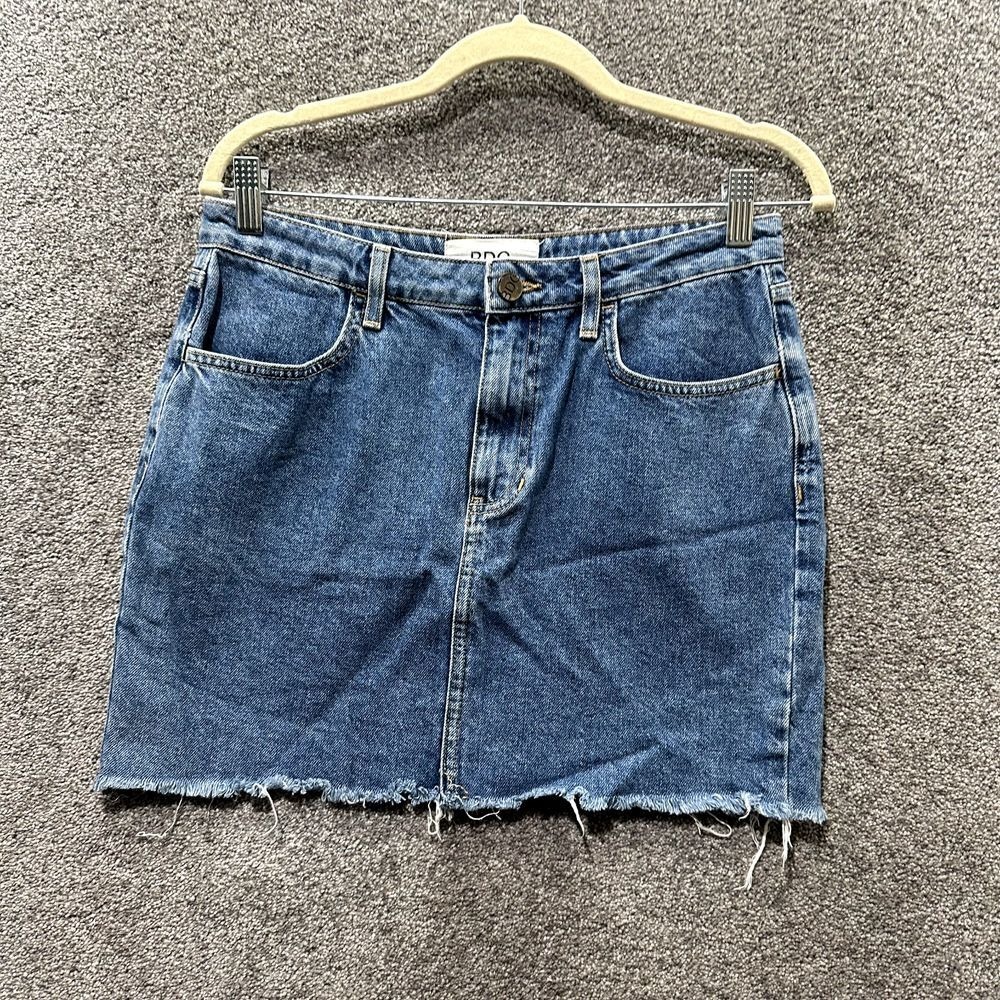 BDG Mini Pencil Skirt Medium‎ Blue Denim Frayed Hem Pockets Casual